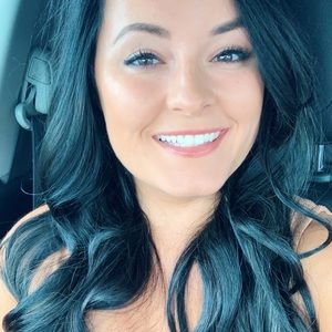 Meet your Posher, Anya